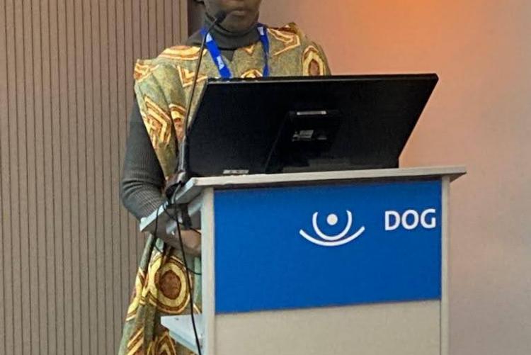 Dr Lucy Njambi presenting at DOG conference
